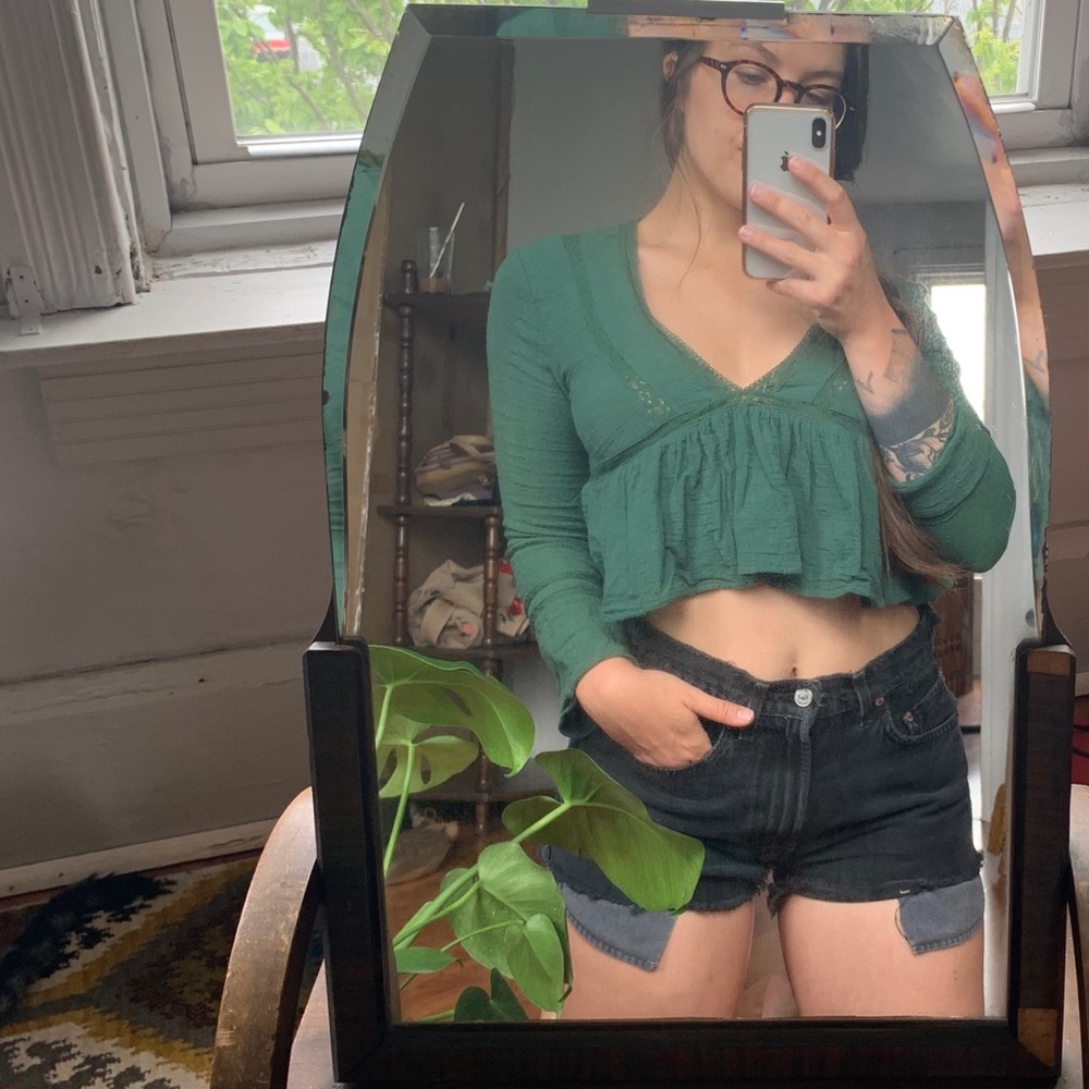 S 0 L D • Boho Cropped Hunter Green Lacy Top